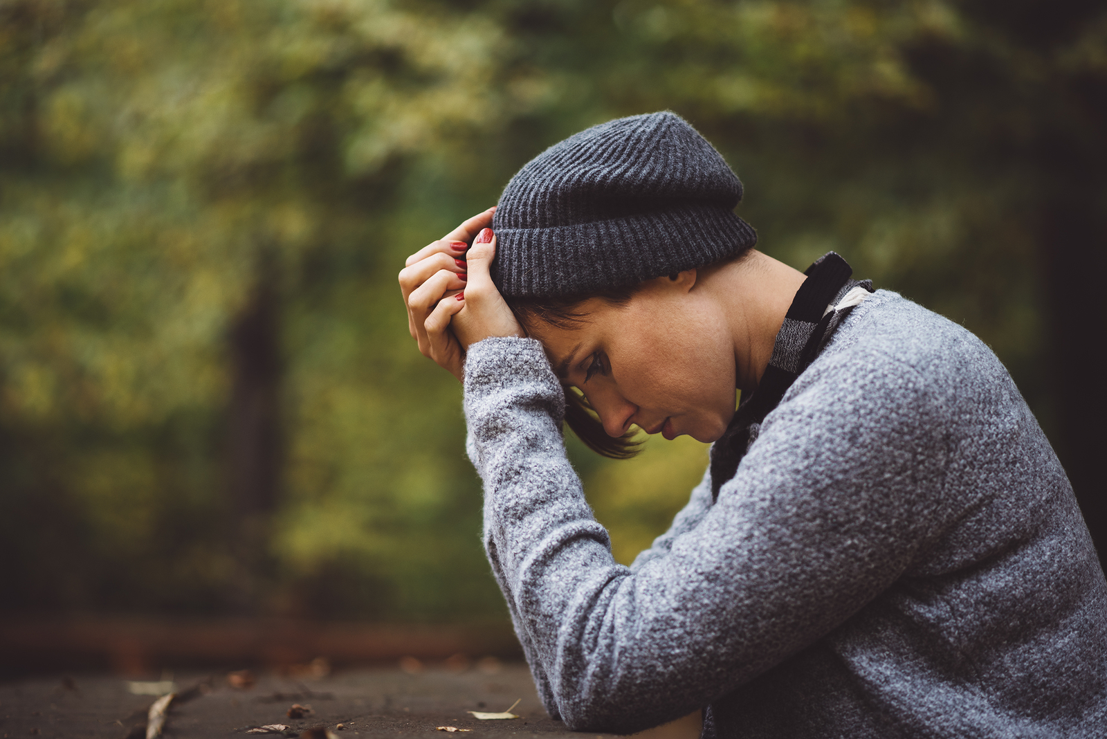 A woman grapples with drug addiction and mental illness.